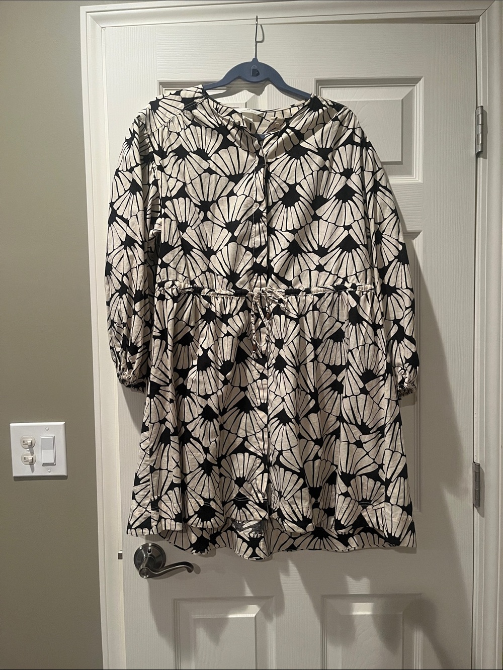 H&M Black and Cream Floral Print Linen Blend Button-Front Dress
